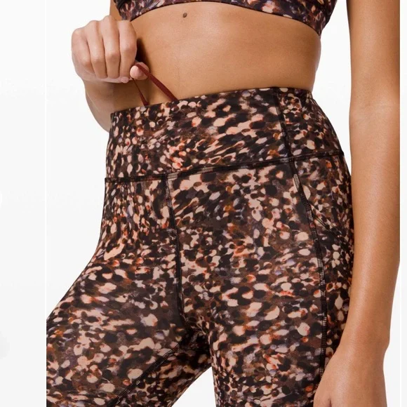 Lululemon Invigorate High-Rise Tight 25" NWOT - Picture 6 of 16